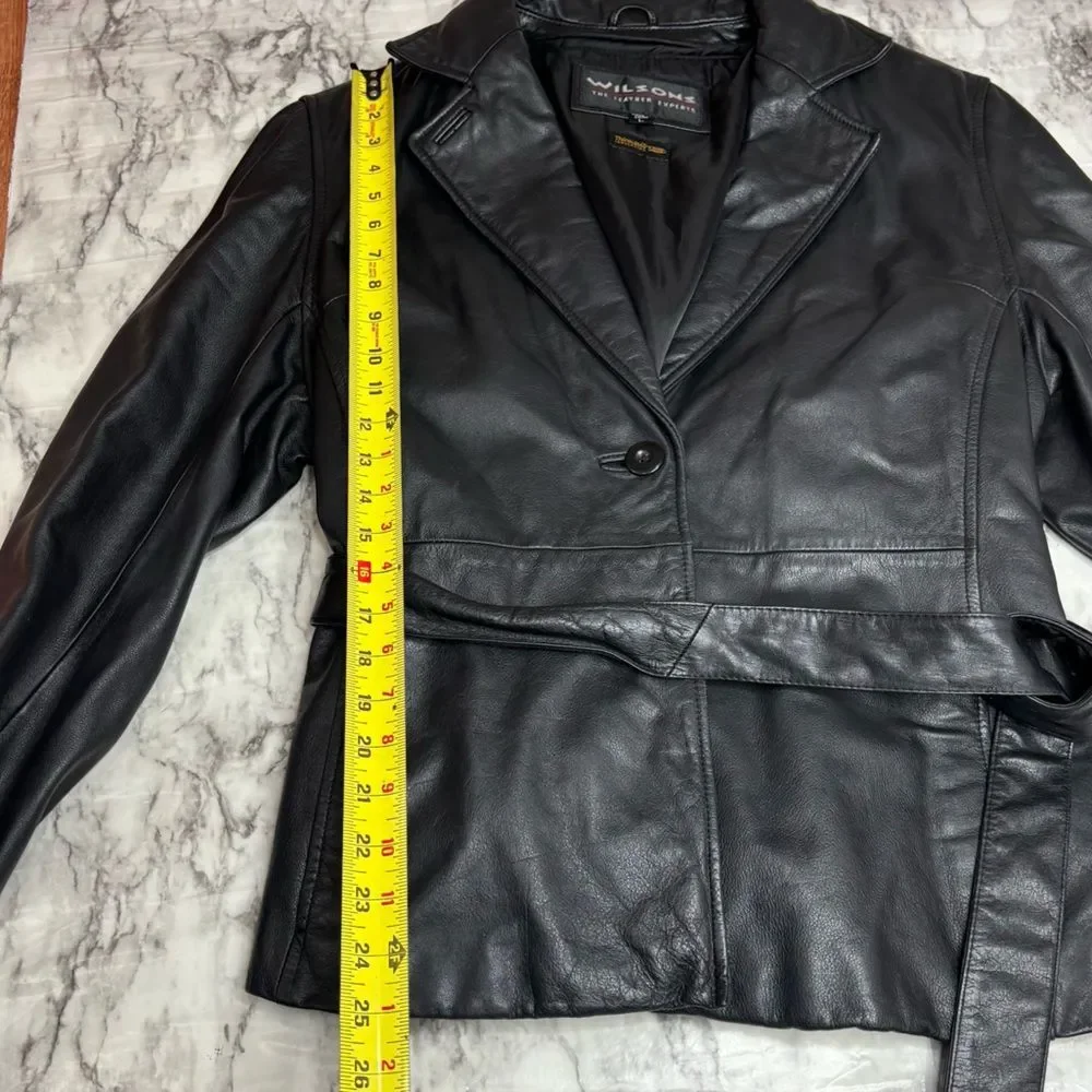 Wilsons 100% Leather Women's Black Belted Jacket size large zip in liner 90s